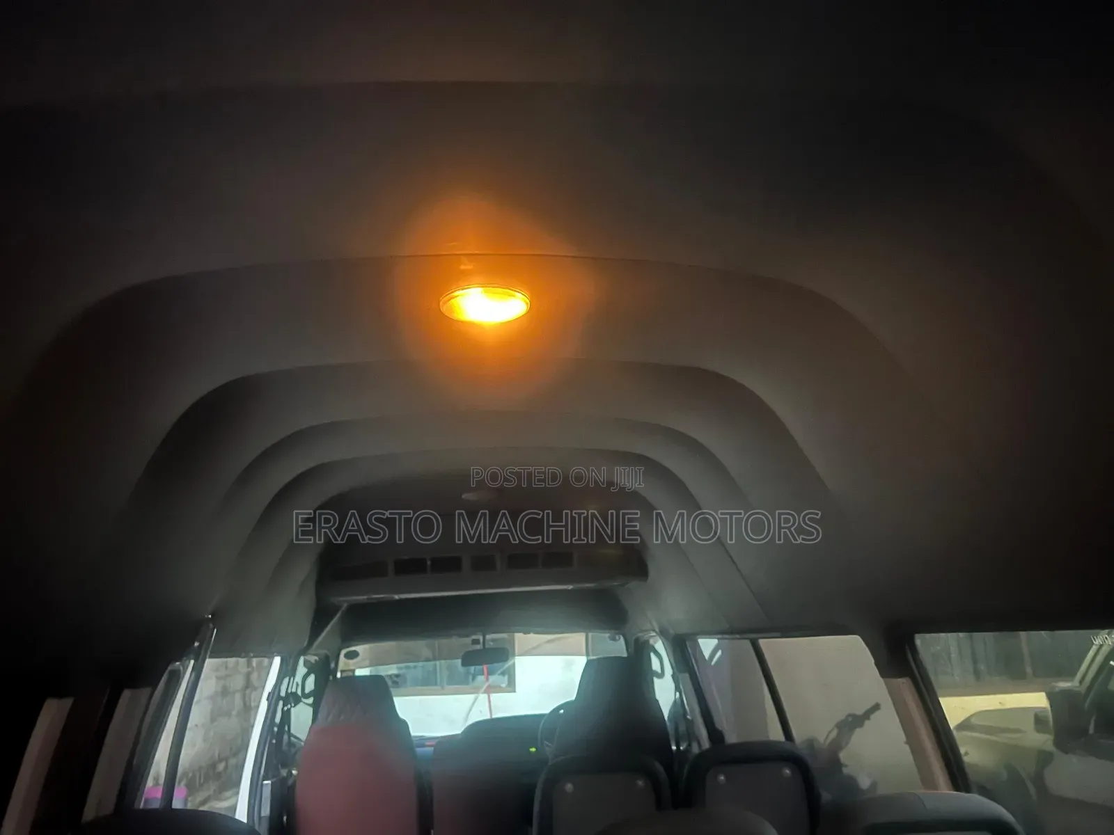 Toyota HiAce 2000 White