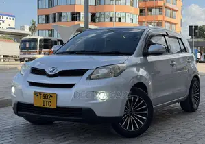 Toyota IST 2007 Silver