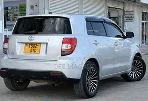 Toyota IST 2007 Silver