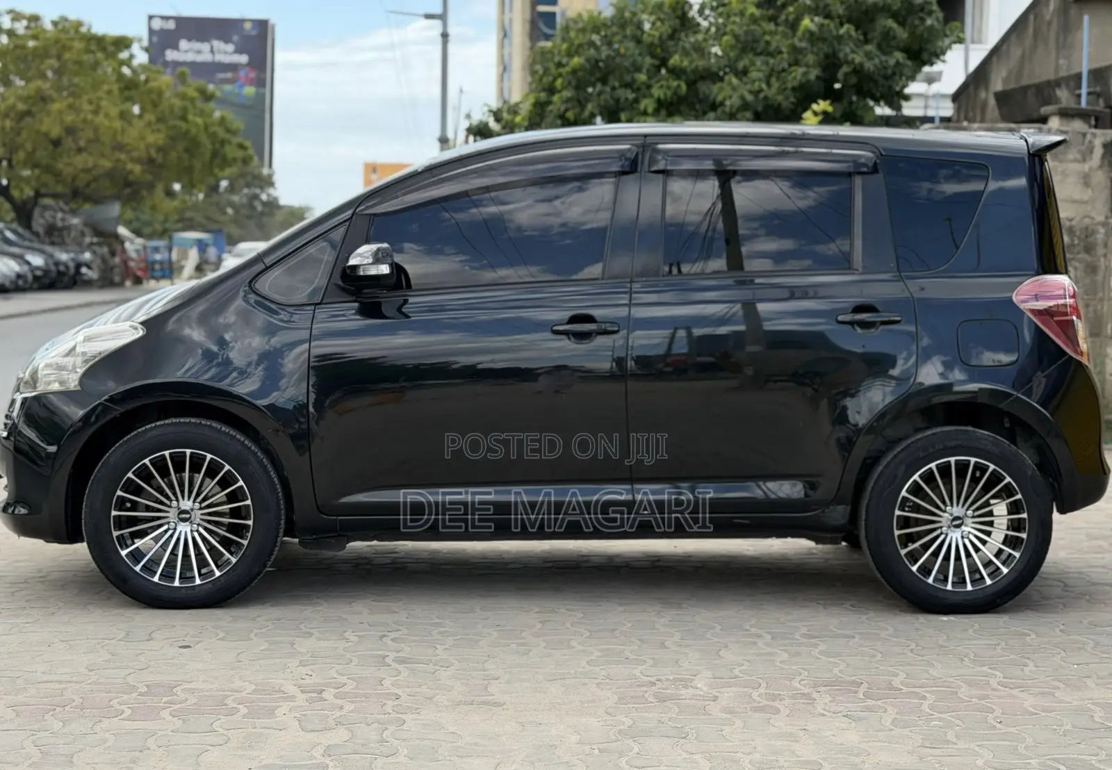 Toyota Ractis 2008 Black
