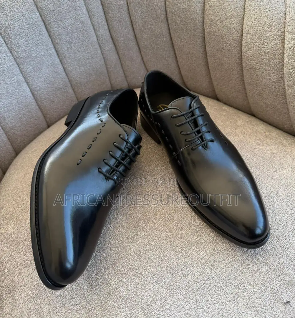Clark Mens Shoes Featuring Distinctive Red Sole Luxurious Design