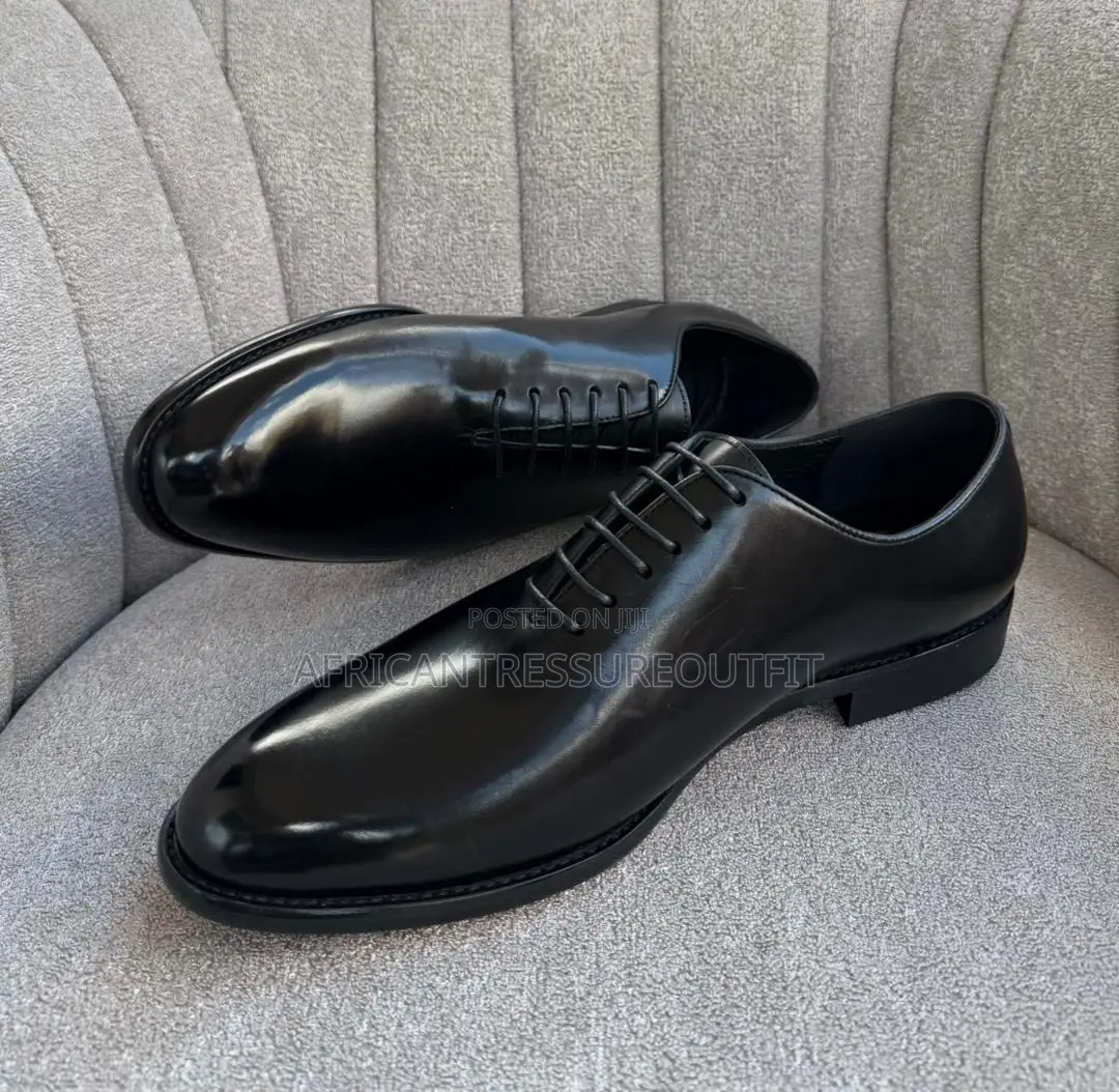 Cr7 Leather Oxford Dress Shoes Distinctive Red Sole