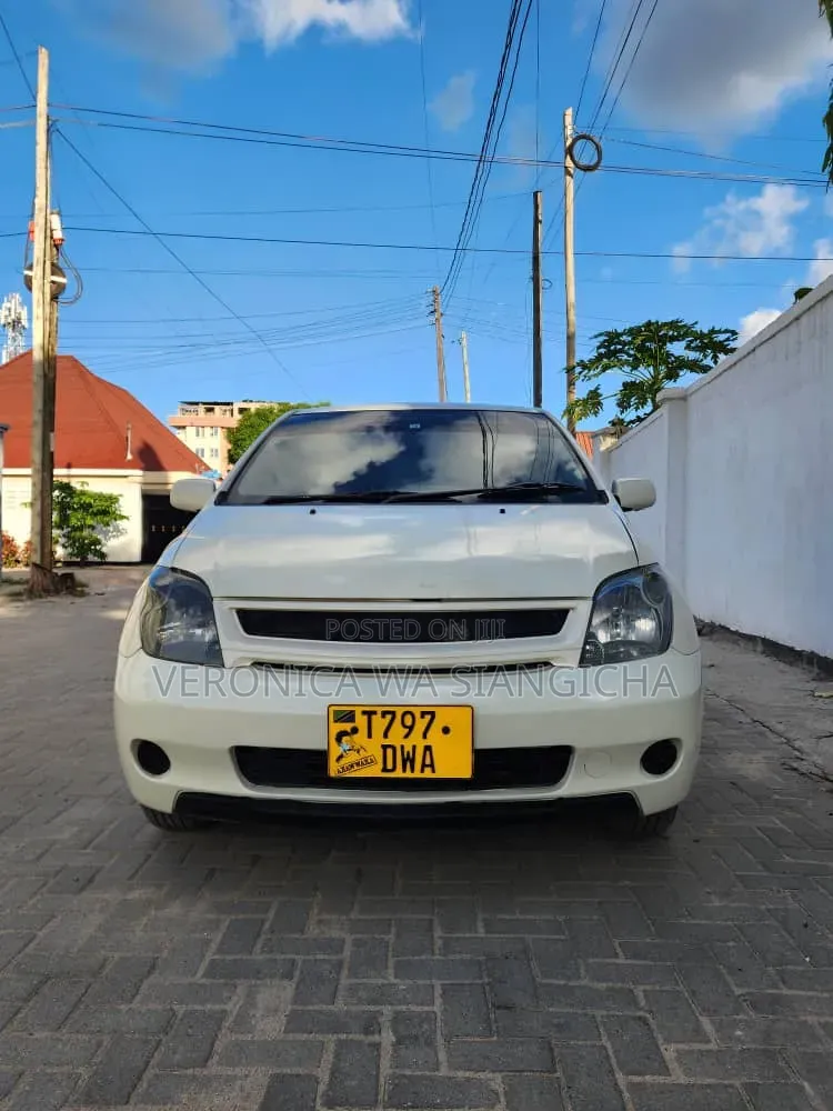 Toyota IST 2004 White