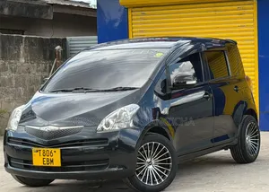 Toyota Ractis 2008 Black