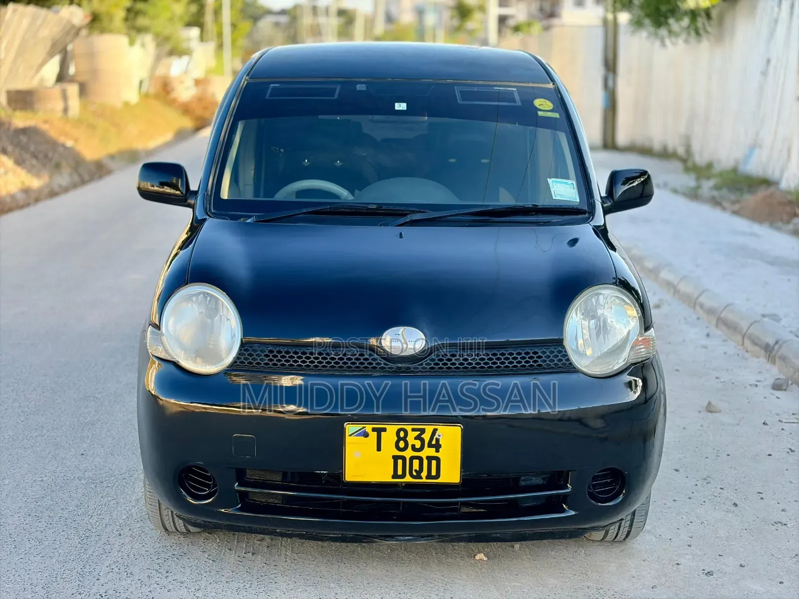 Toyota Sienta 2004 Black