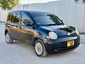 Toyota Sienta 2004 Black