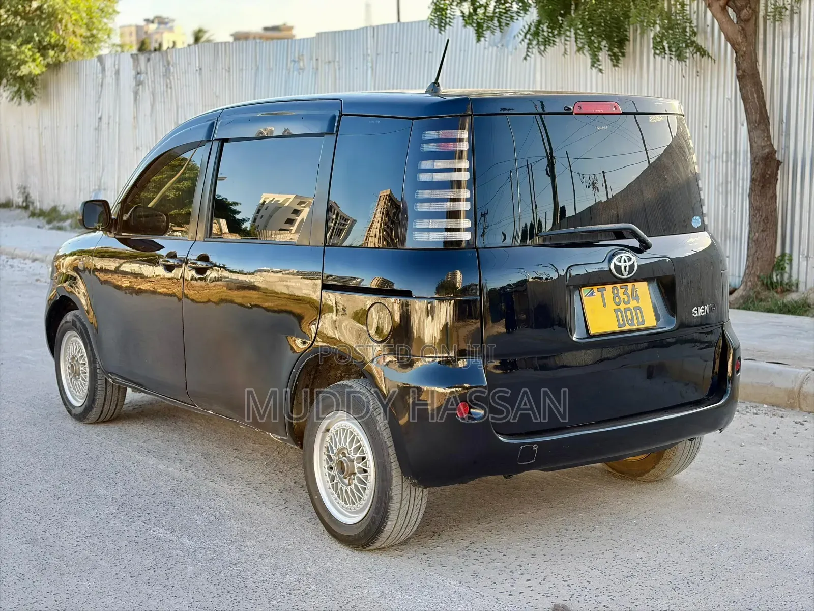 Toyota Sienta 2004 Black