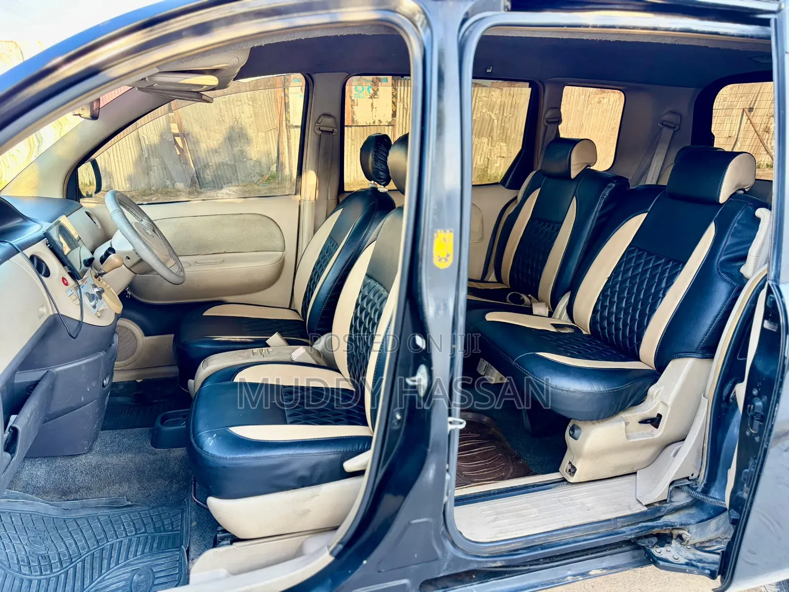 Toyota Sienta 2004 Black