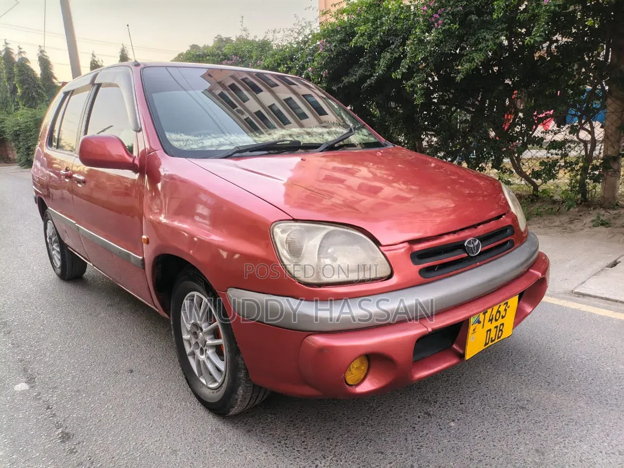 Toyota Raum 2002 Red