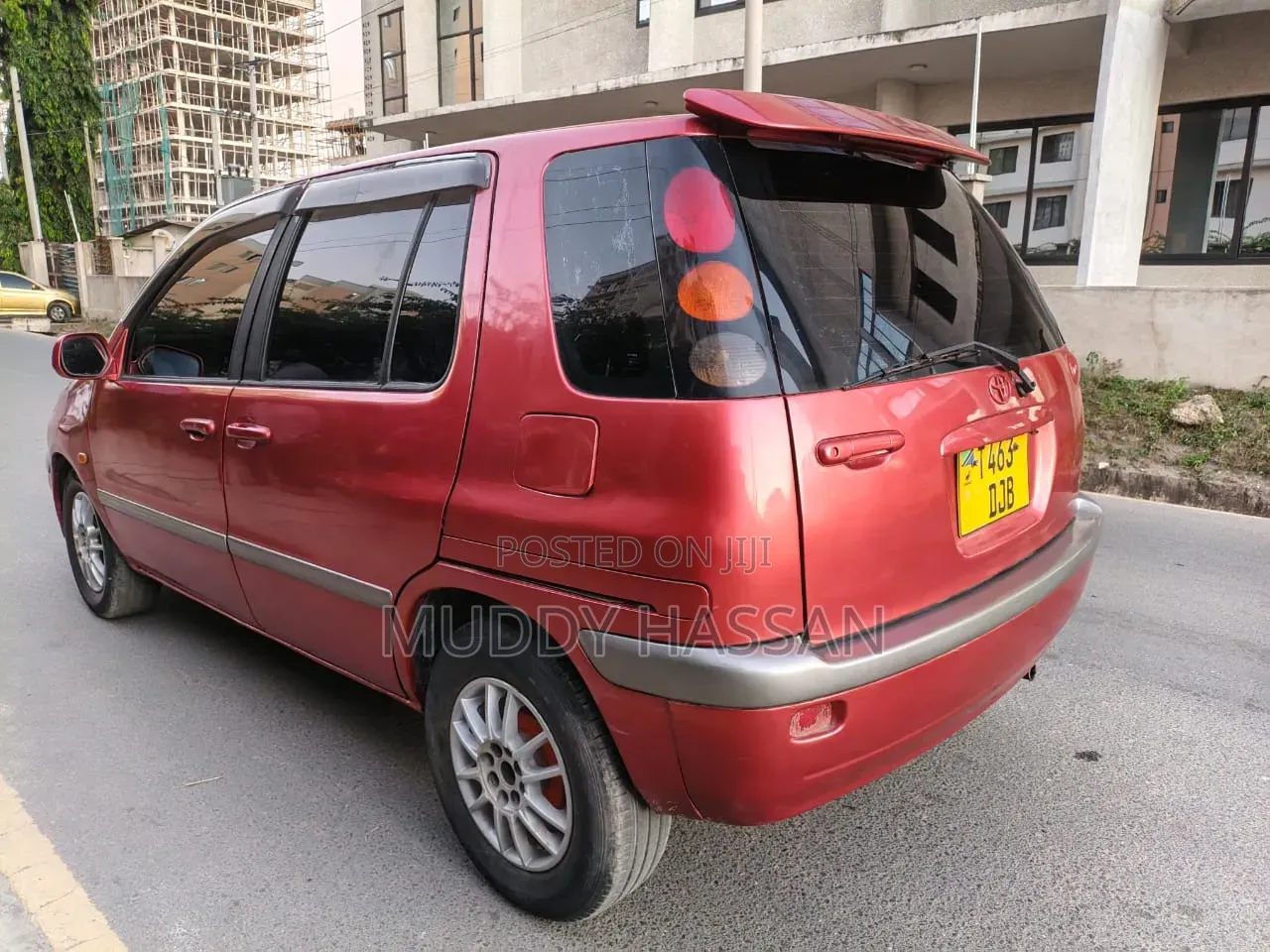Toyota Raum 2002 Red