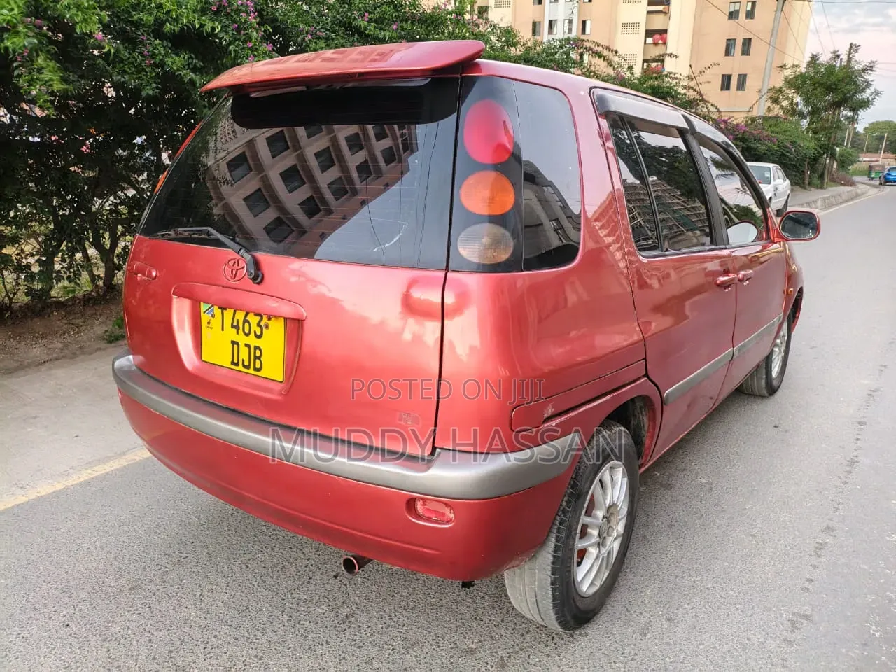 Toyota Raum 2002 Red