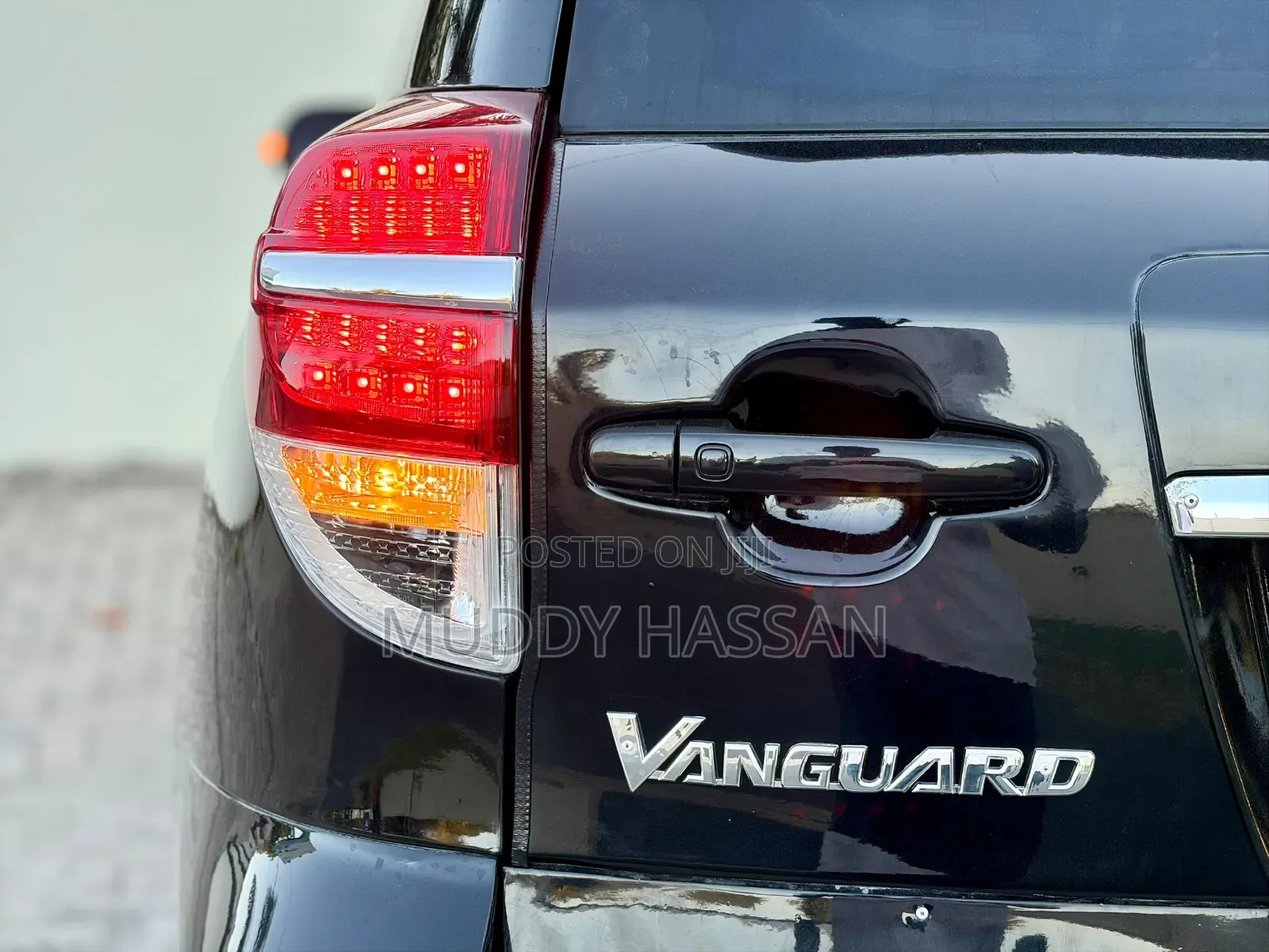 Toyota Vanguard 2010 Black