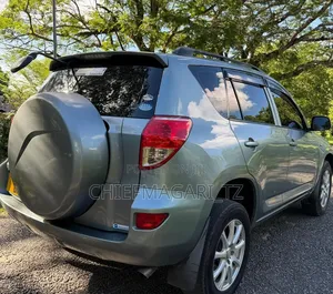 Toyota RAV4 2006 Gold