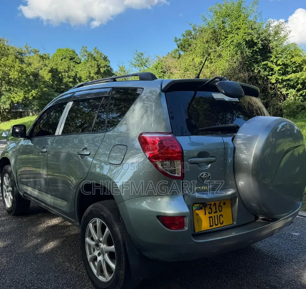 Toyota RAV4 2006 Gold