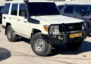 Toyota Land Cruiser 2018 White