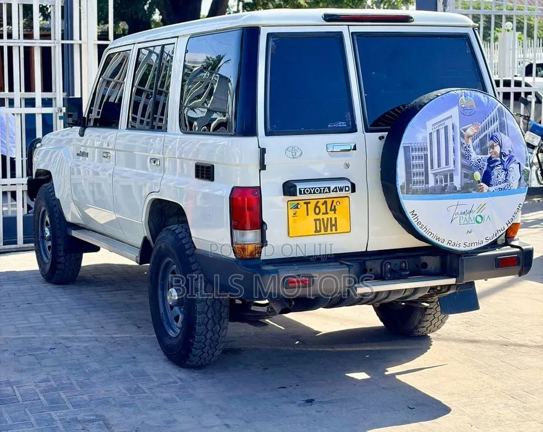 Toyota Land Cruiser 2018 White