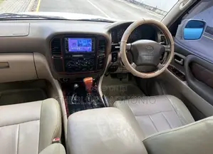 Toyota Land Cruiser 2003 White