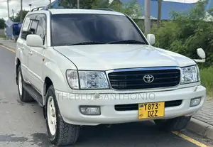 Toyota Land Cruiser 2003 White