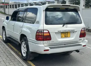 Toyota Land Cruiser 2003 White