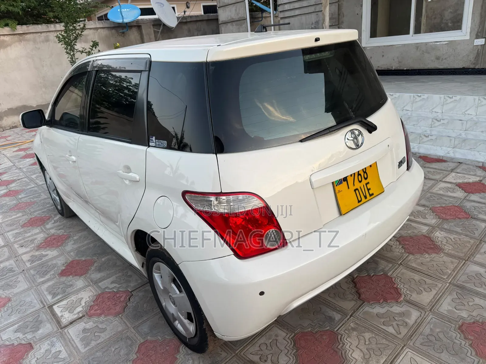 Toyota IST 2005 Off white