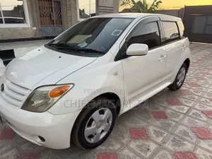 Toyota IST 2005 Off white
