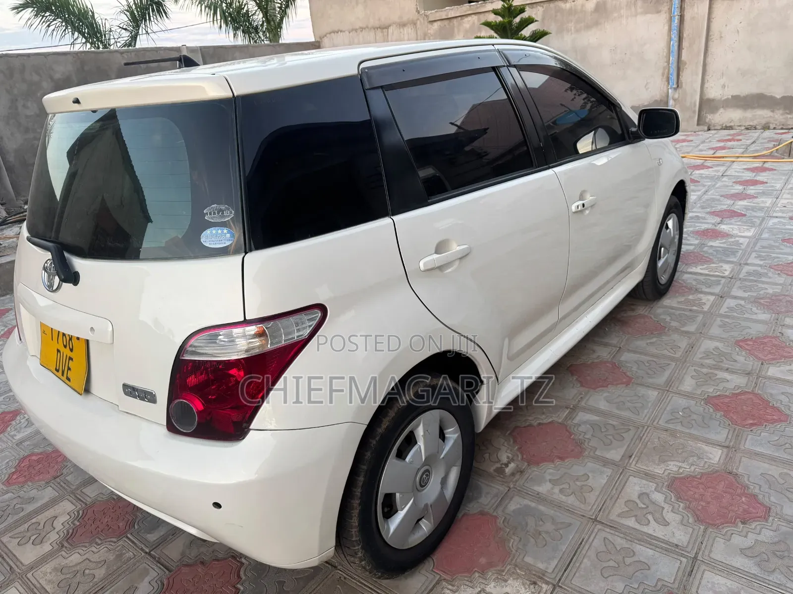 Toyota IST 2005 Off white