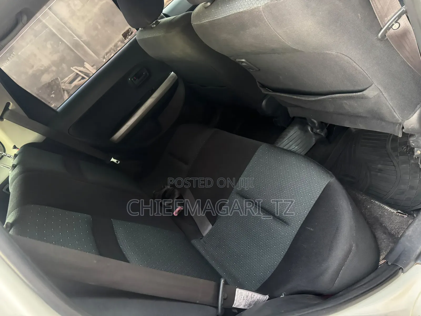 Toyota IST 2005 Off white