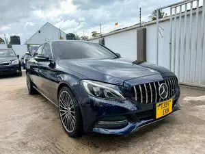 Mercedes-Benz C180 2014 Blue