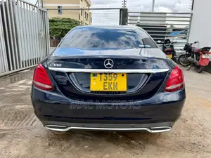 Mercedes-Benz C180 2014 Blue