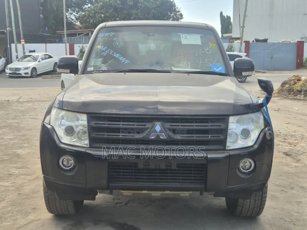 Mitsubishi Pajero 3.2 DI-D Elegance Automatic 2008 Black