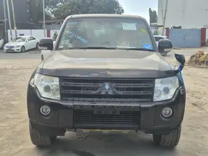 Mitsubishi Pajero 3.2 DI-D Elegance Automatic 2008 Black