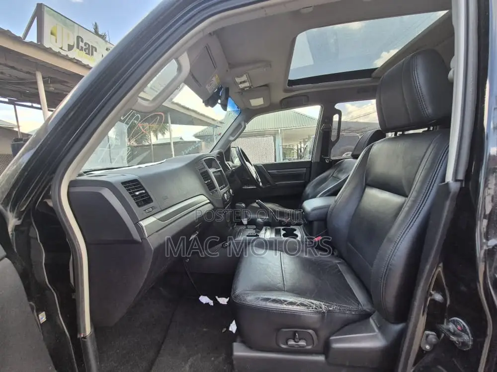 Mitsubishi Pajero 3.2 DI-D Elegance Automatic 2008 Black