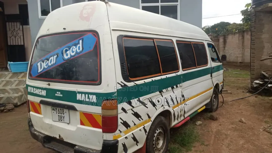 Toyota HiAce 1997 White