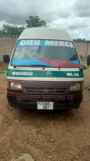 Toyota HiAce 1997 White