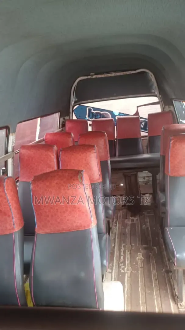 Toyota HiAce 1997 White