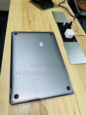 Laptop Apple MacBook Pro 2018 16GB Intel Core i7 SSD 256GB
