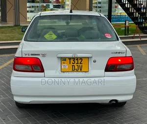 Toyota Carina 2000 White