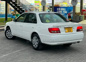 Toyota Carina 2000 White