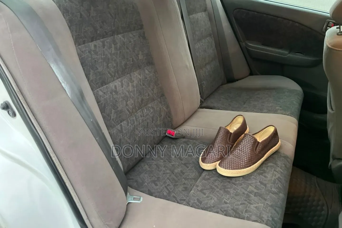 Toyota Carina 2000 White