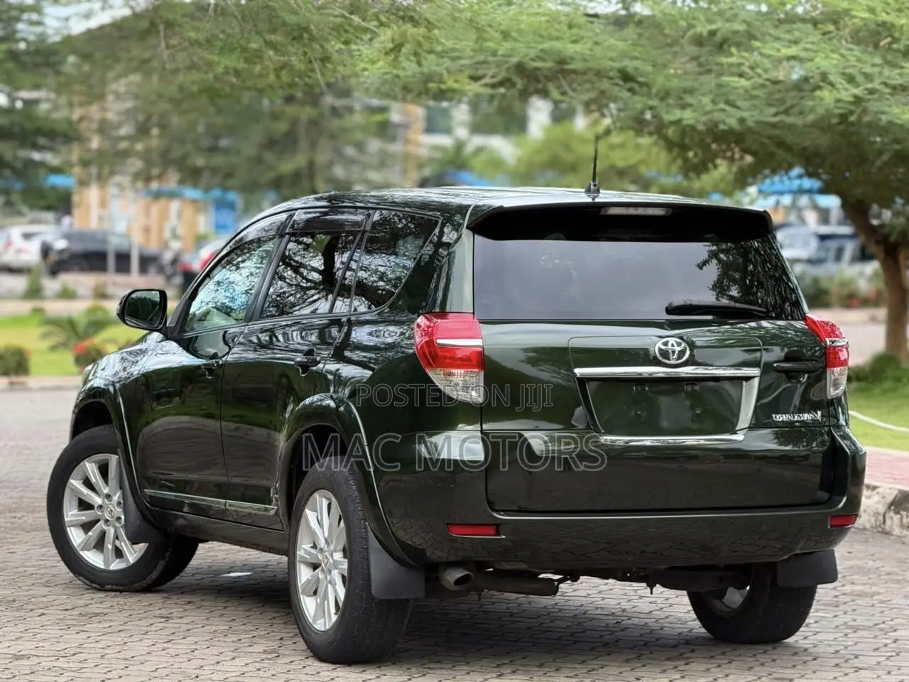 Toyota Vanguard 2010 Green