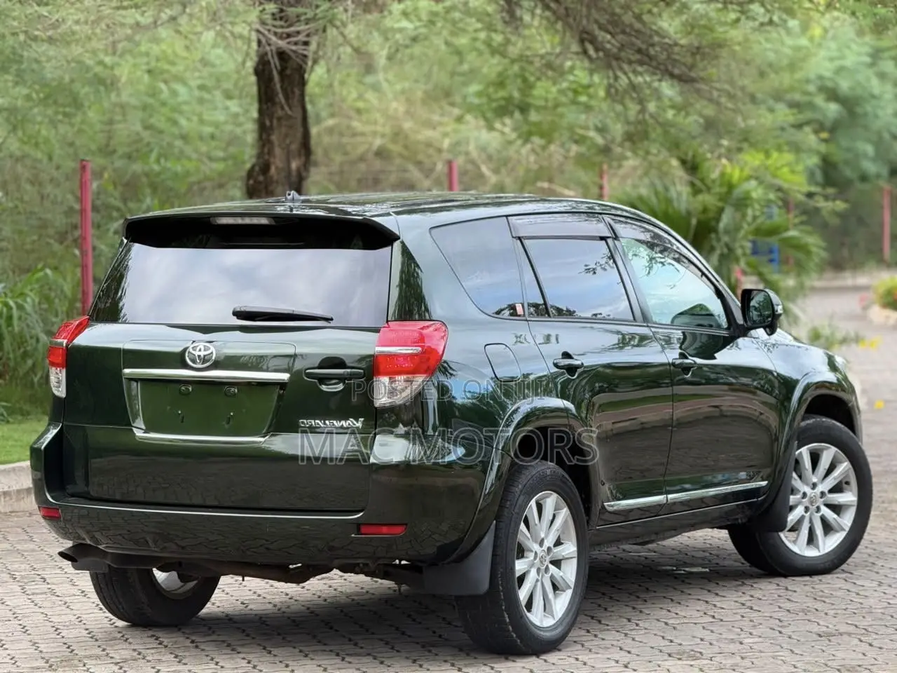 Toyota Vanguard 2010 Green