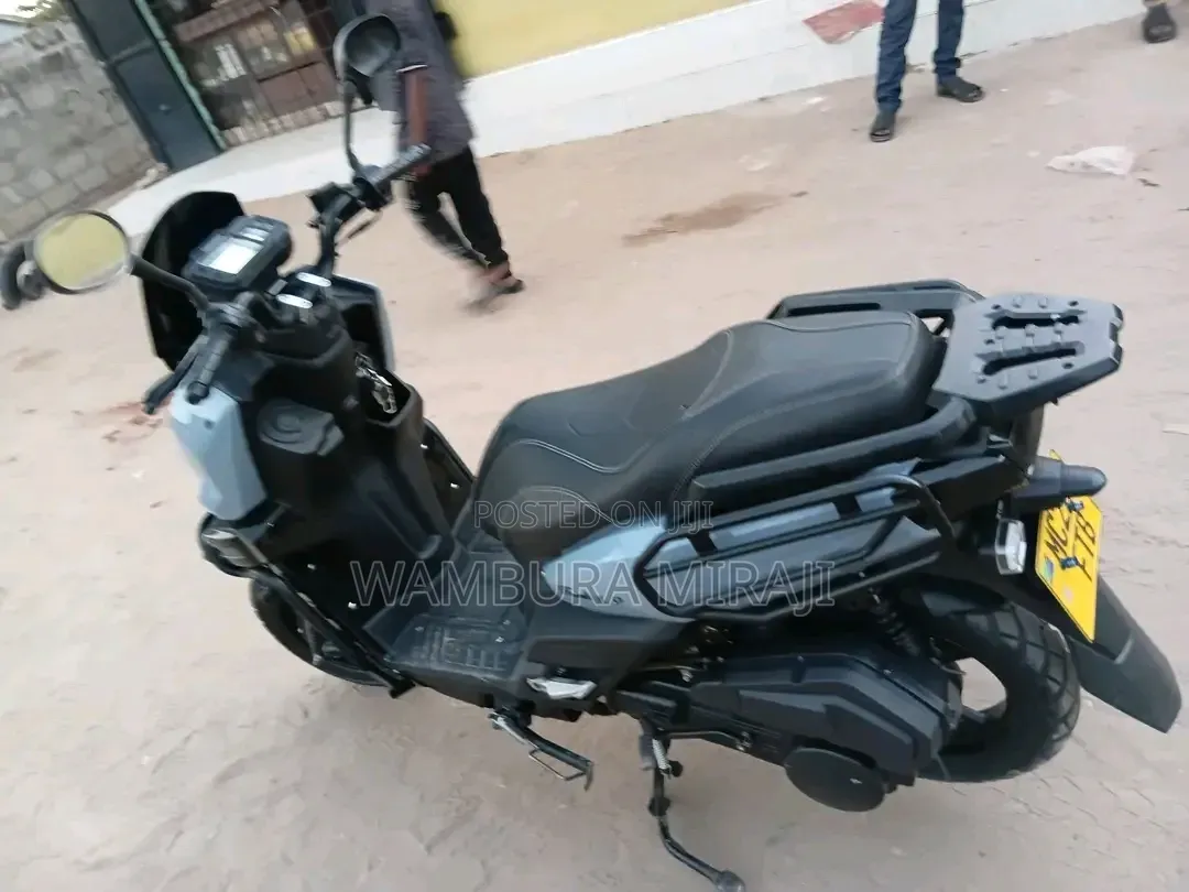 Honda CB 2026 Black