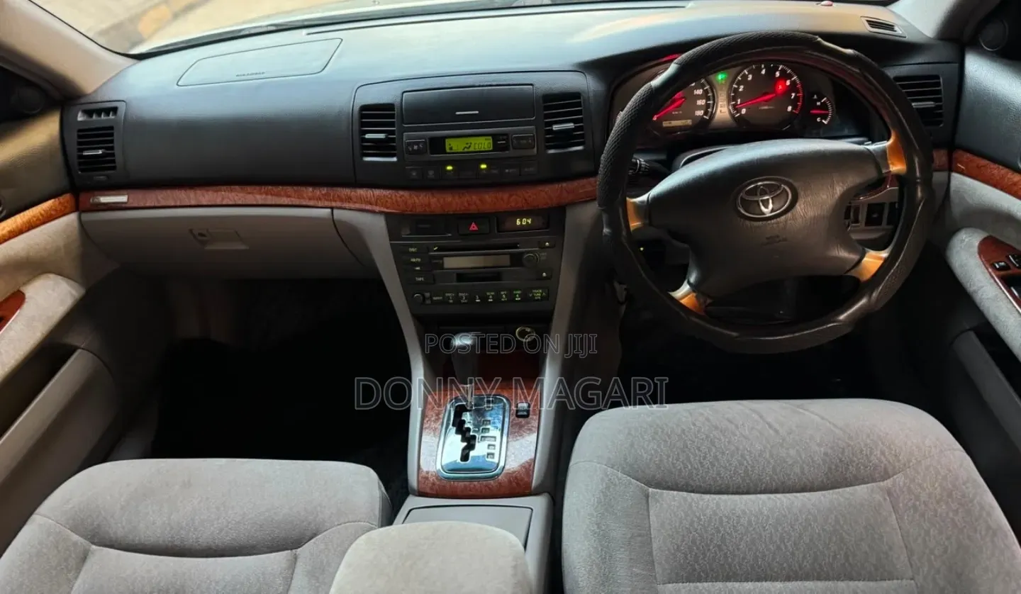 Toyota Mark II 2004 Silver