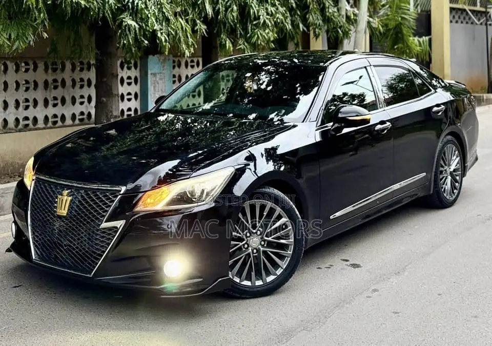 Toyota Crown 2013 Black