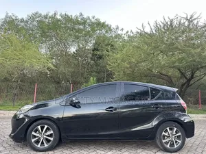 Toyota Aqua 2017 Black