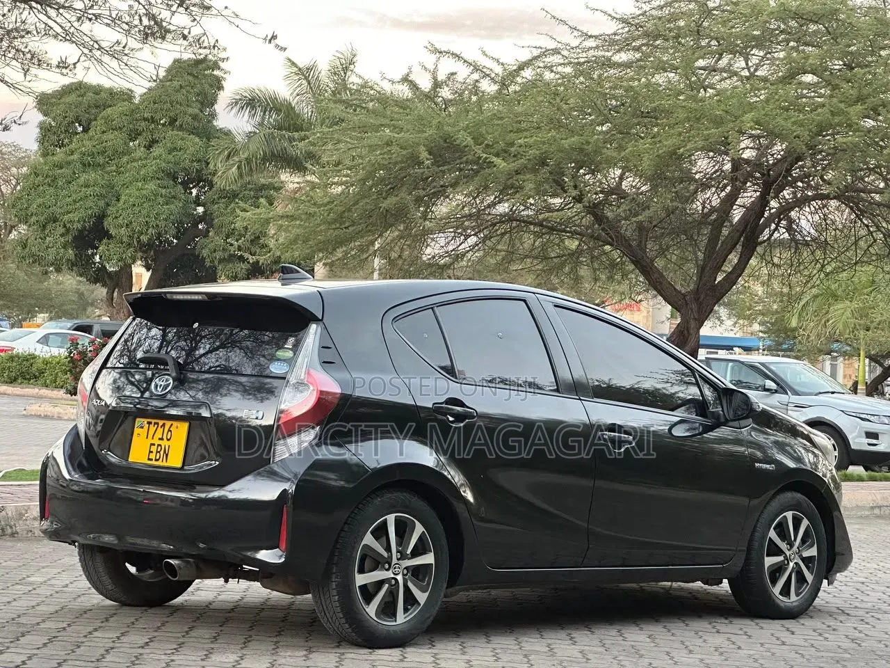 Toyota Aqua 2017 Black