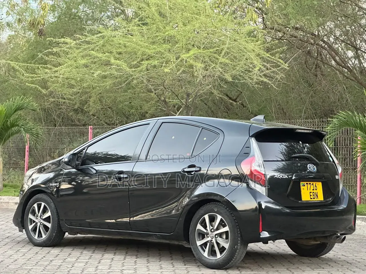 Toyota Aqua 2017 Black