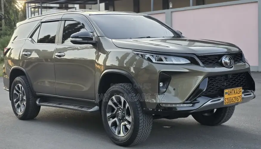 Toyota Fortuner 2021 Gray