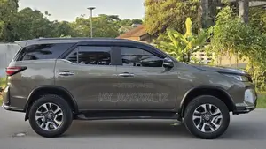 Toyota Fortuner 2021 Gray