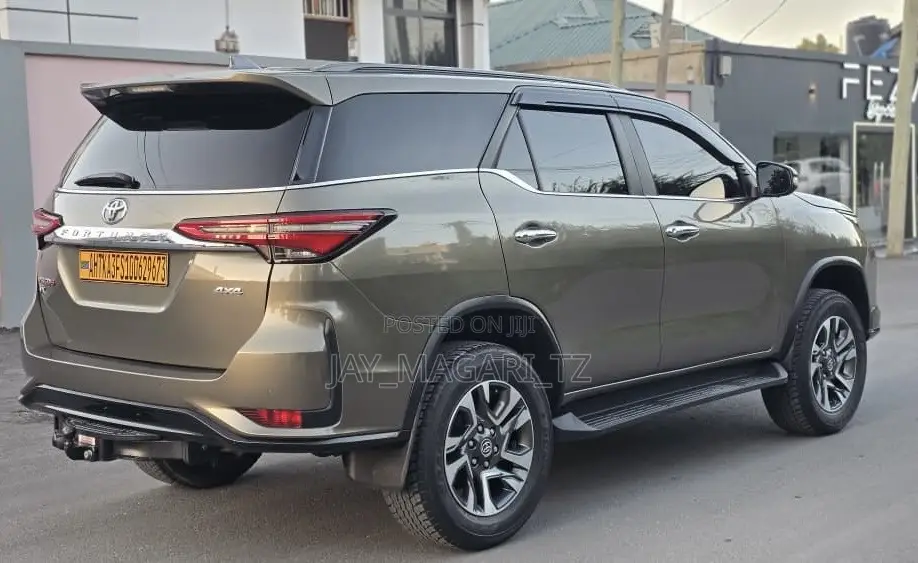 Toyota Fortuner 2021 Gray
